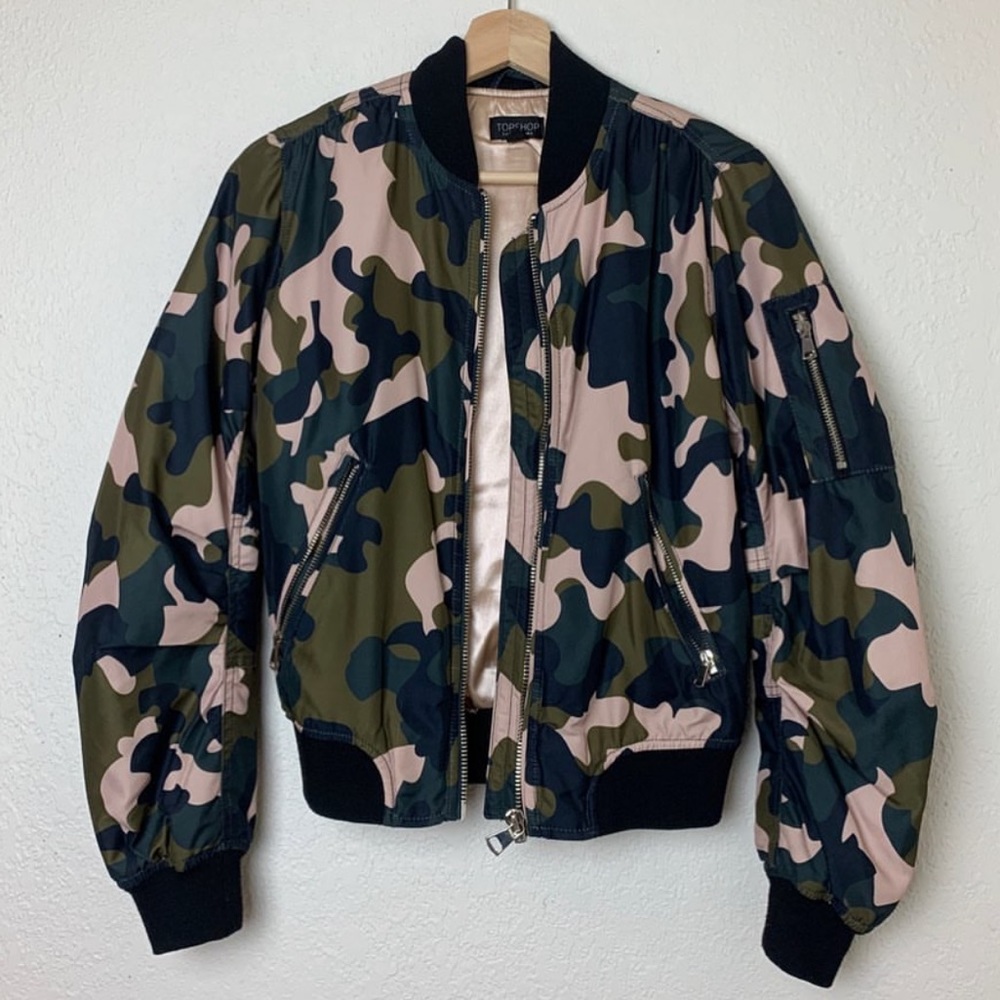 !! MUST GO !! Topshop Pink Camo MA1 Bomber Jacket 🤍✨